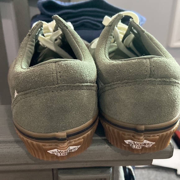 Vans - Picture 4 of 4